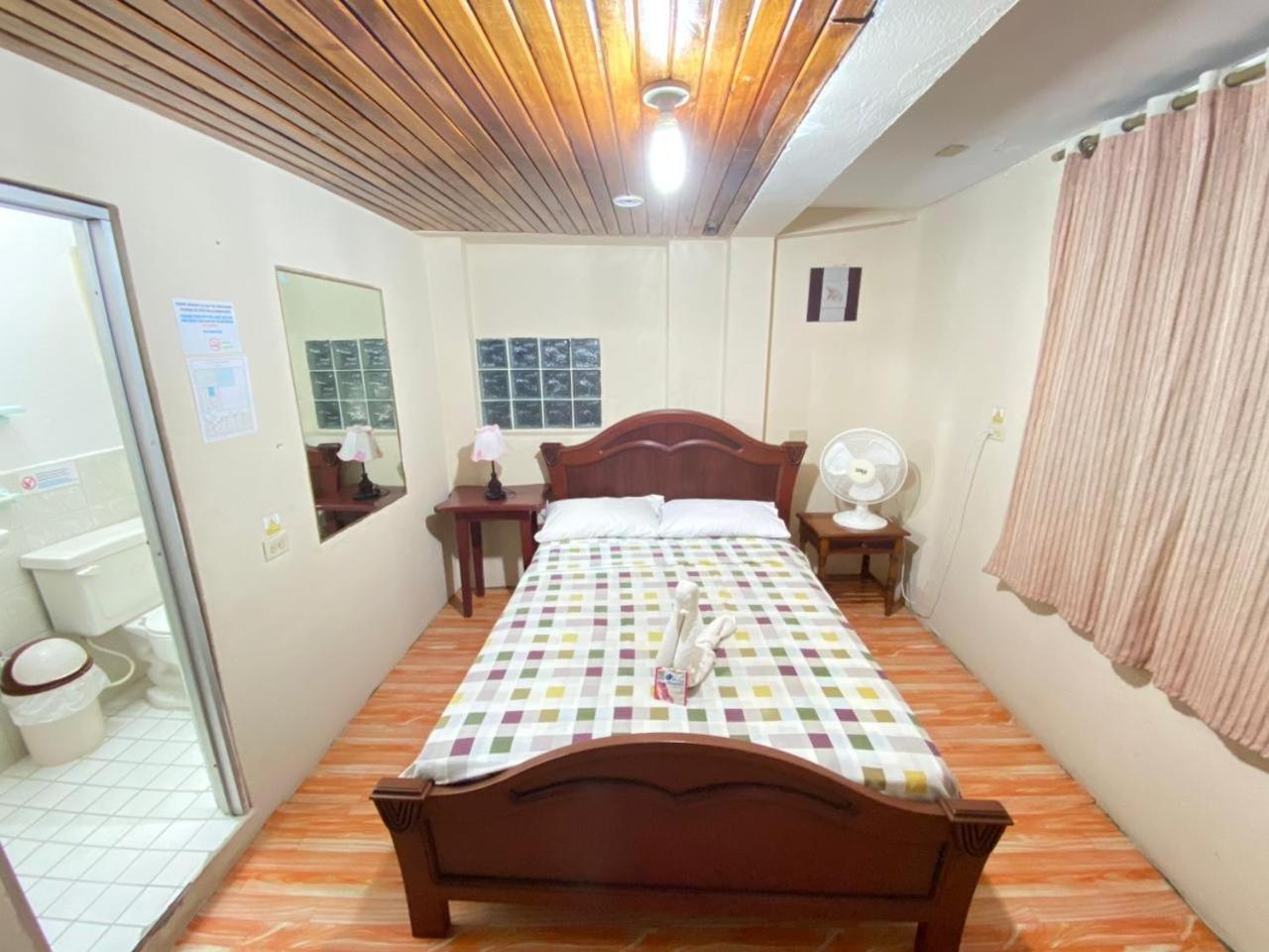 Historico Hostal Elizabeth Puerto Ayora  Eksteriør bilde